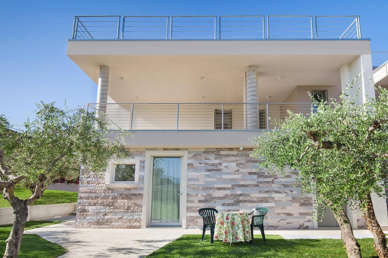 Villa Aurora-Holiday Home Apt 2 Bardolino Zewnętrze zdjęcie