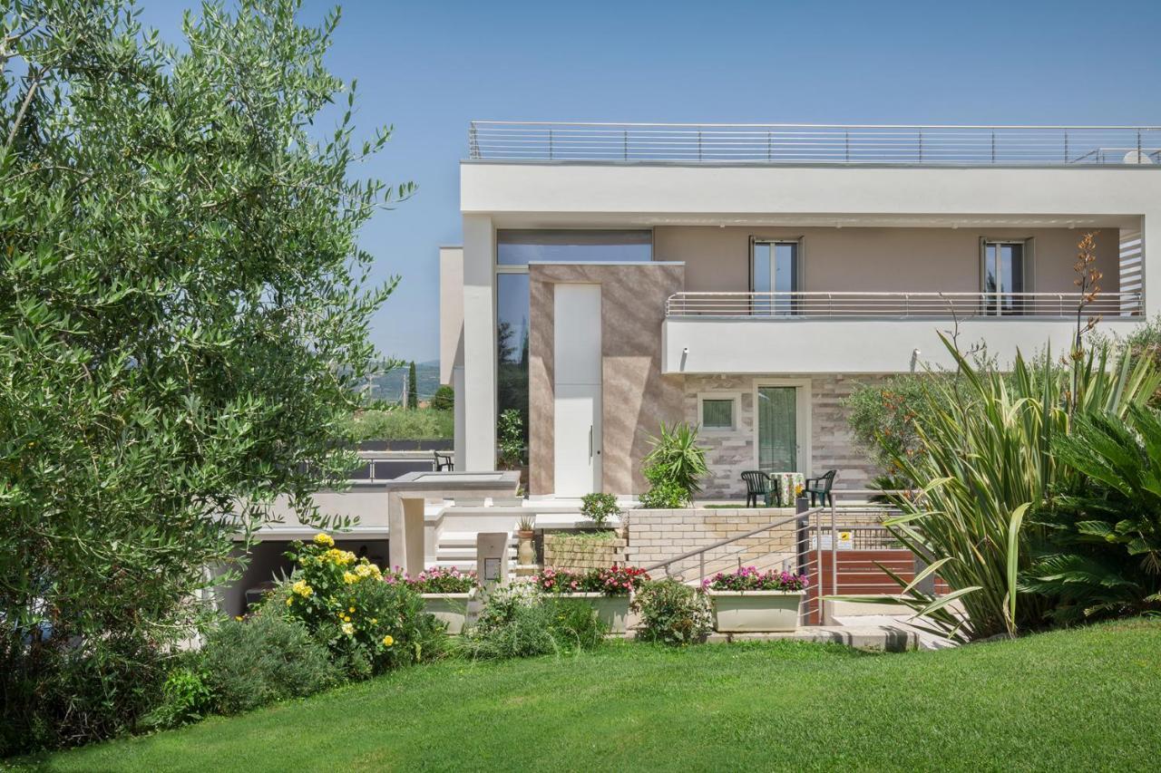 Villa Aurora-Holiday Home Apt 2 Bardolino Zewnętrze zdjęcie